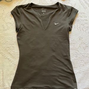 Nike top size s
